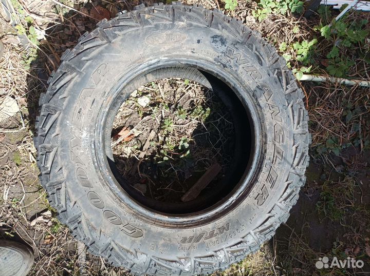 Goodyear Wrangler MT/R Kevlar 265/70 R17