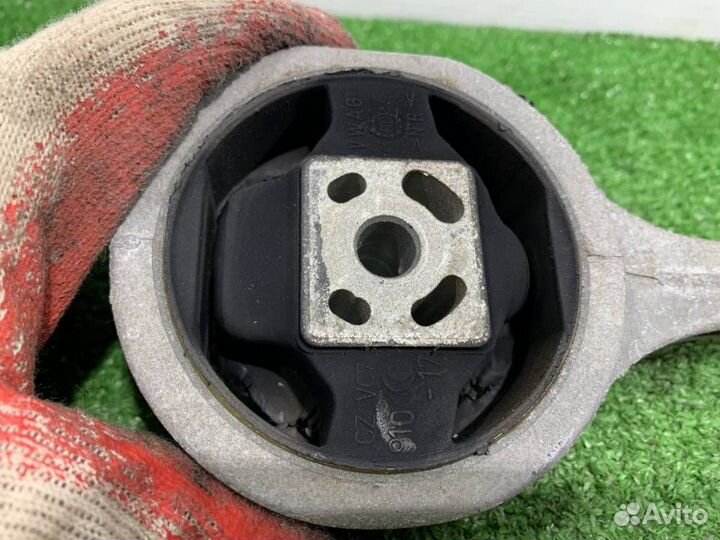 Опора двигателя Volkswagen Polo 6R cbzb 2011