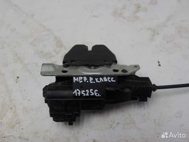 Замок крышки багажника mercedes E-class