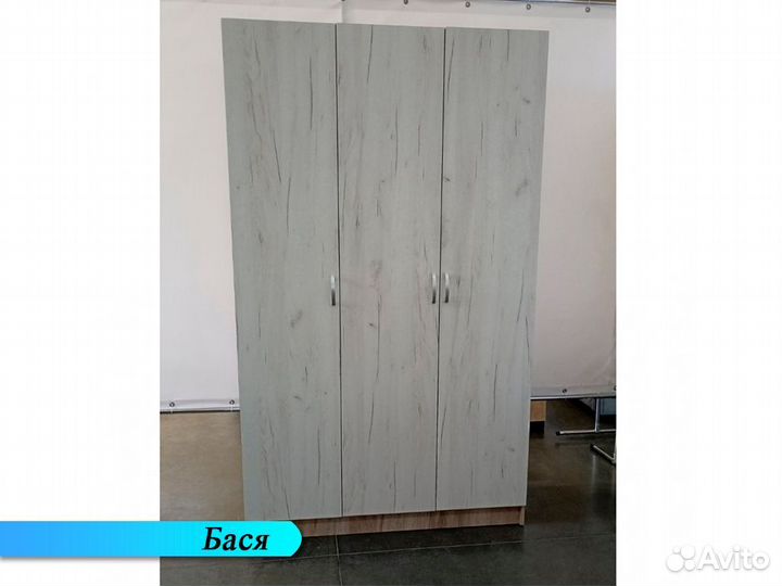 Шкаф распашной