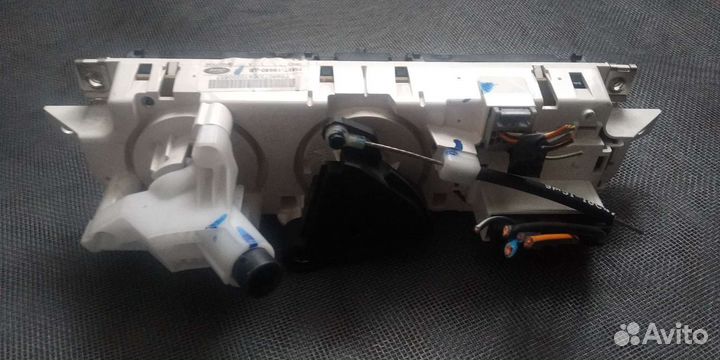 Блок управления отопителем форд фокус 2