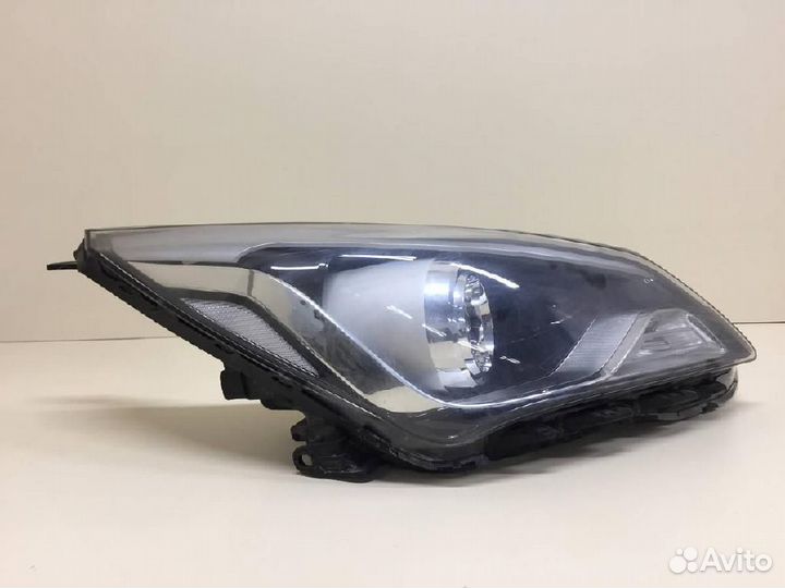 Фара правая Hyundai Solaris