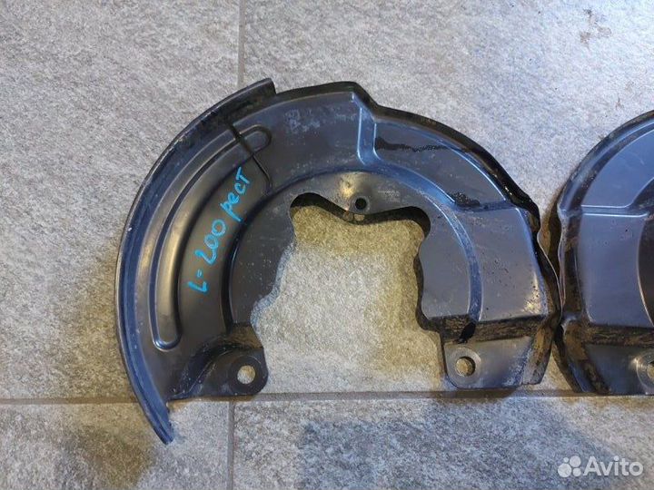 Щит тормозной Mitsubishi L200 внедорожник 2.4 2021