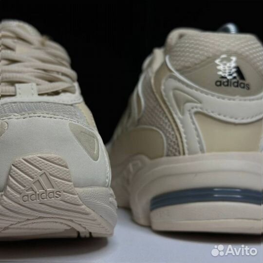 Кроссовки Adidas Response CL beige