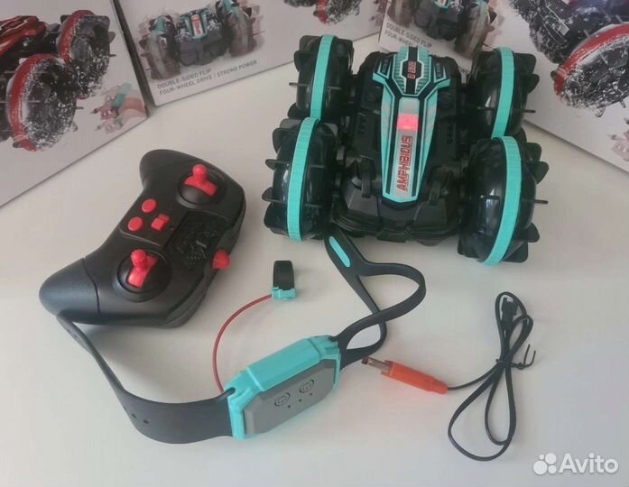 Машинка-перевертыш на пульте управления