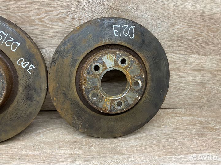 Комплект передних тормозных дисков Ford Focus 2