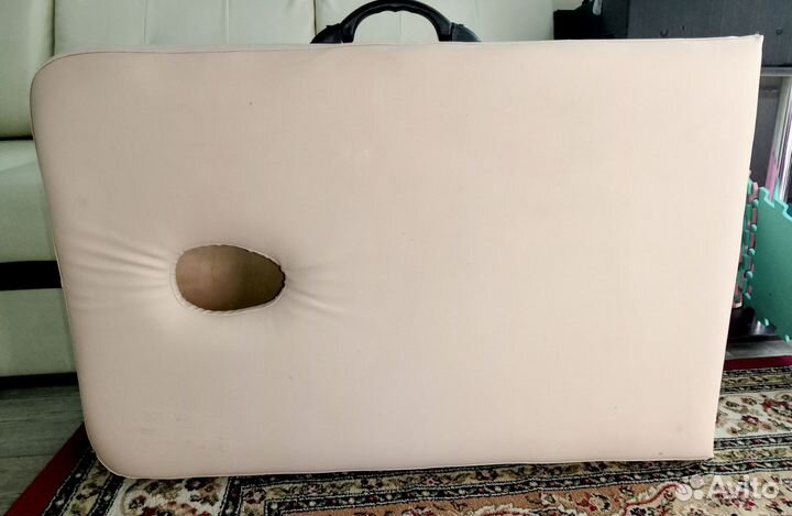 Массажная кушетка