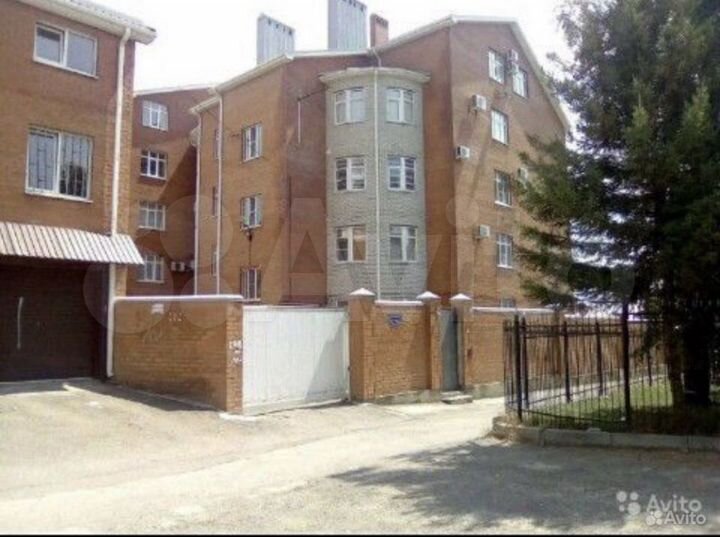 4-к. квартира, 242 м², 4/4 эт.