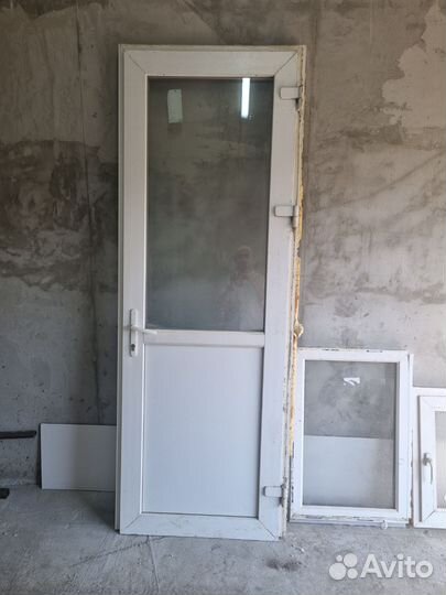 Дверь пластиковая пвх входная бу стекло