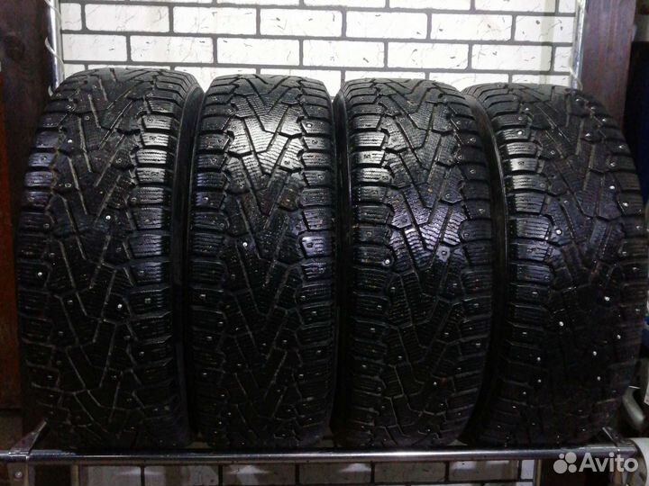 Pirelli Ice Zero 215/65 R16 102T