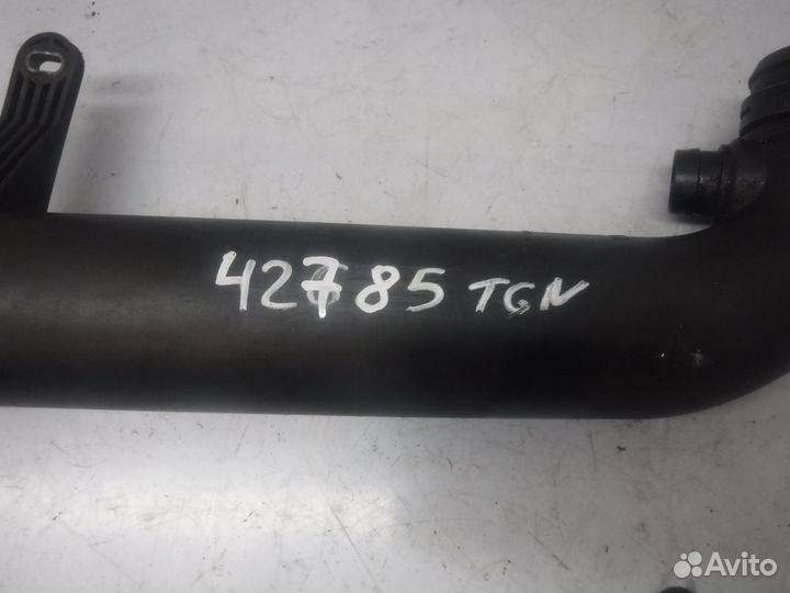 VW Tiguan Патрубок воздушного фильтра 2.0 cawa