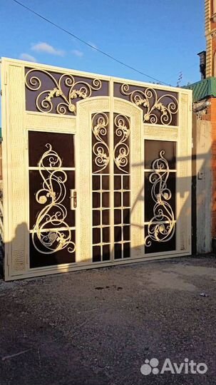 Кованные ворота и калитка в Гунибе