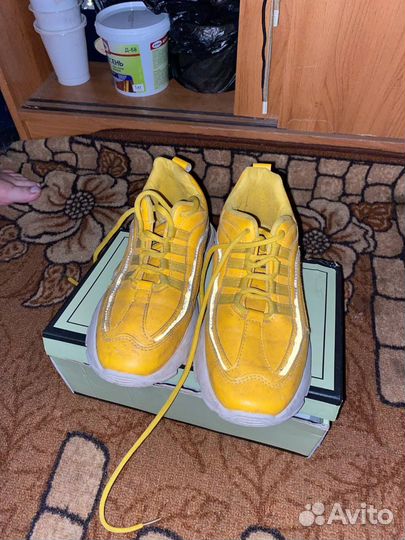 Кроссовки женские 37 размер бу