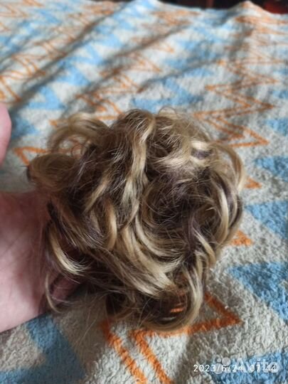 Пучок на резинке.2 цвета