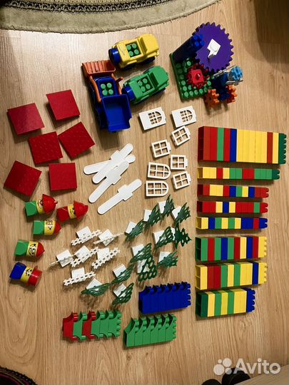 Крупный конструктор пластиковый