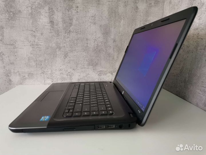 Быстрый Hp core i3/8гб/ssd/держит заряд