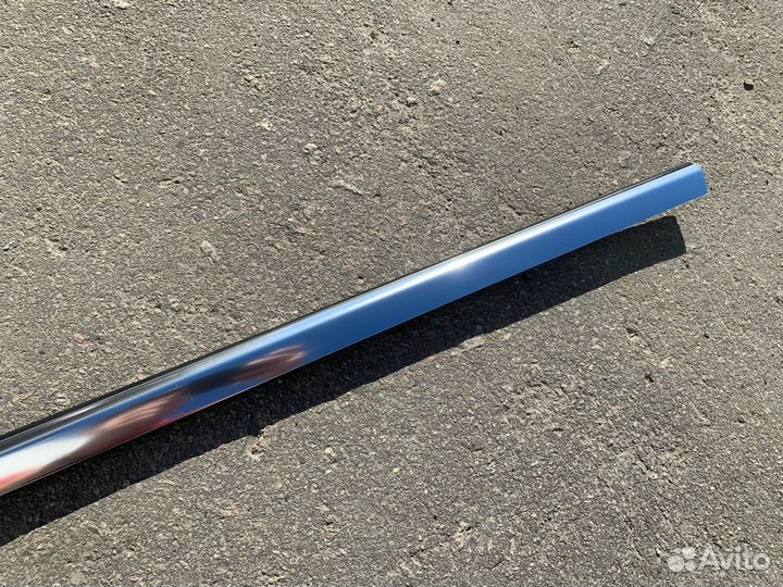 Молдинг, уплотнитель стекла двери передней LH W205