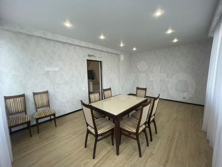 Дом 300 м² на участке 2 сот.