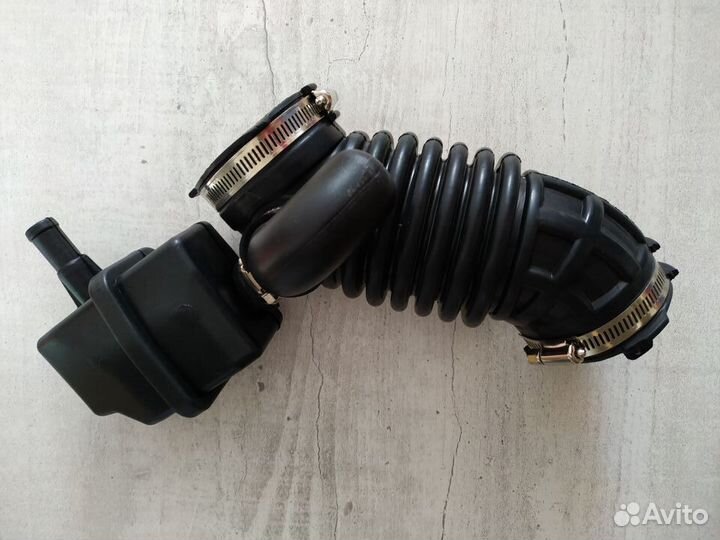 Патрубок воздушного фильтра Nissan Qashqai J10