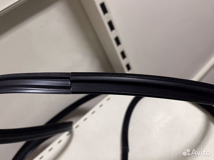 Уплотнитель люка Mercedes W126 W140 W463