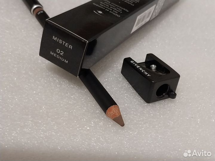Givenchy Mister Eyebrow Powder pencil карандаш