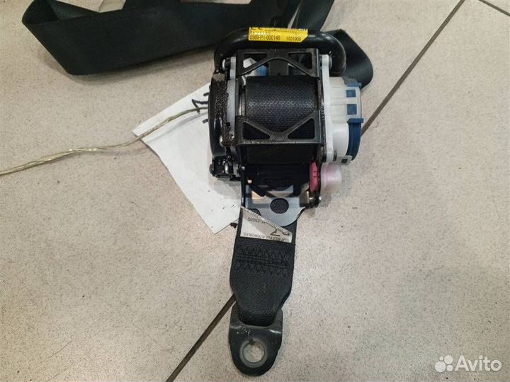 Ремень безопасности Mitsubishi Outlander