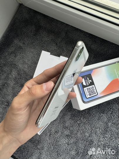 iPhone X, 64 ГБ