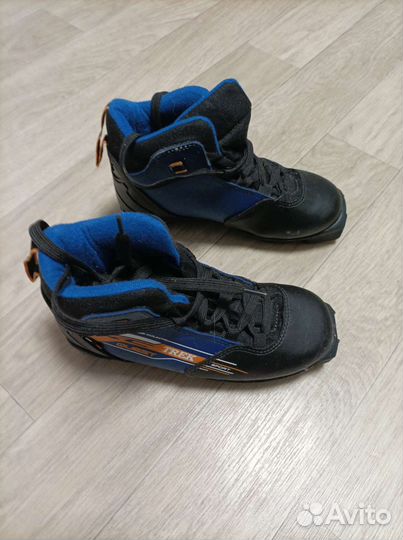 Лыжи беговые детские 140 с ботинками