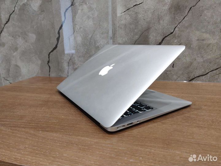 MacBook Air (i5 / 8gb / 128gb / 2015)