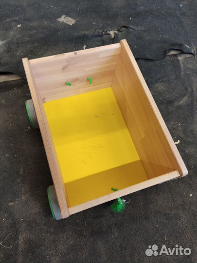 Детский ящик на колесиках