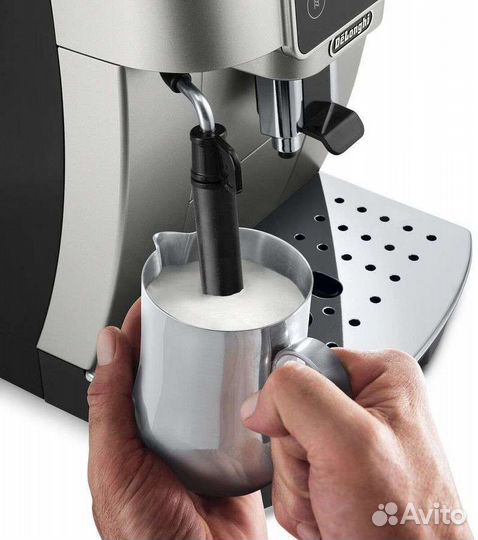 Кофемашина delonghi ecam 220.31 новая