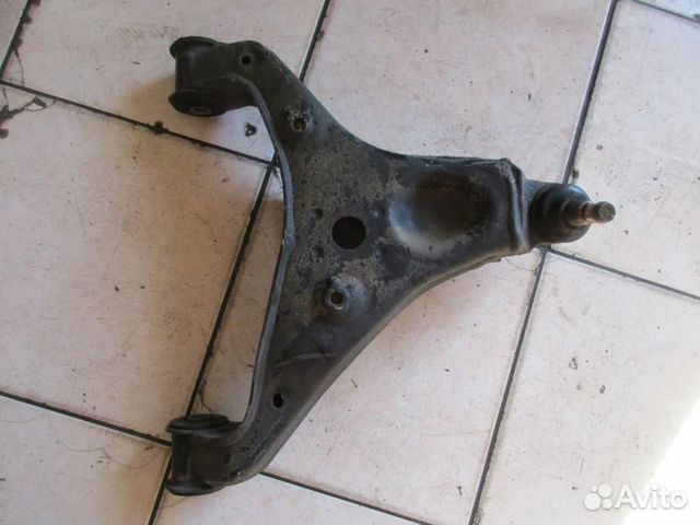 Рычаг передний нижний правый w906 Sprinter 646