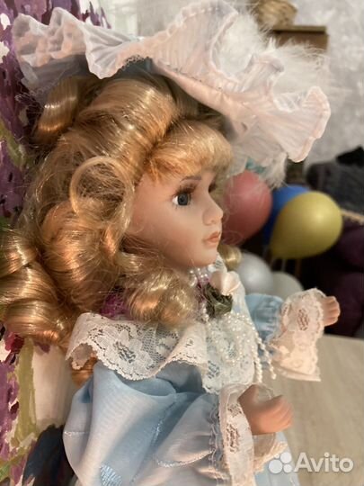 Кукла фарфоровая коллекционная