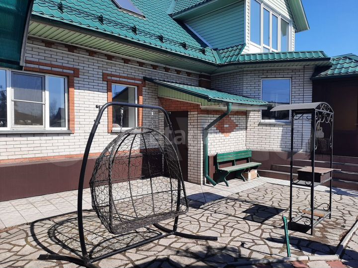 Дом 239,7 м² на участке 9,9 сот.