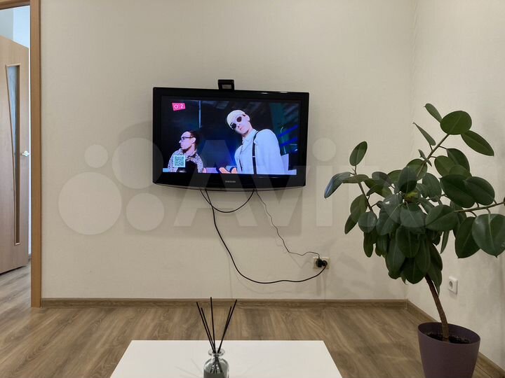 2-к. квартира, 51 м², 1/10 эт.