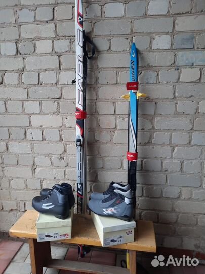 Беговые лыжи классические ботинками новые