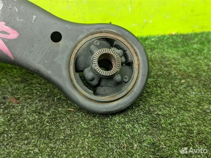 Рычаг подвески передний левый Toyota Harrier MCU35