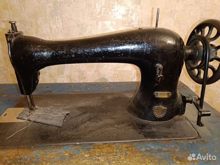 Швейная машина Singer