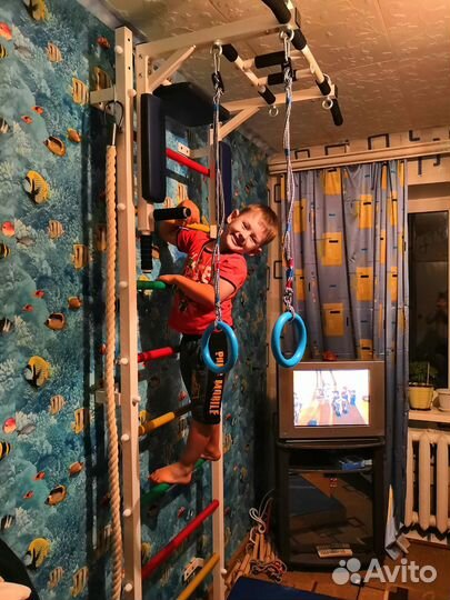 Шведская стенка с турником