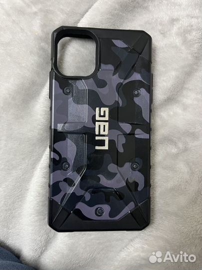 Чехол UAG на iPhone 11