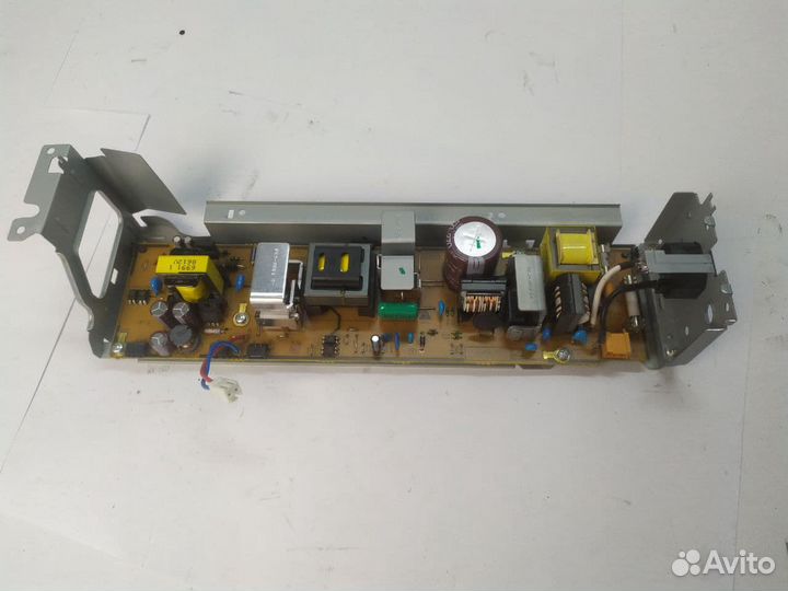 FM1-Z821-000 / FM1-X972 блок питания