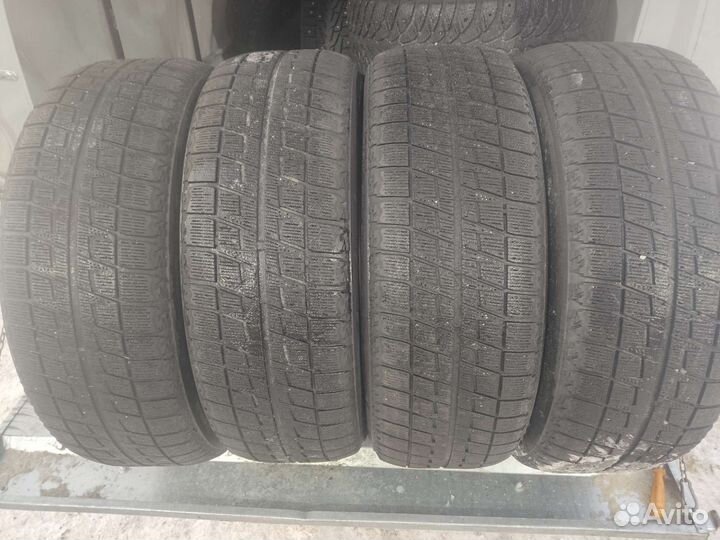 Bridgestone Blizzak Revo2 215/60 R17 96Q