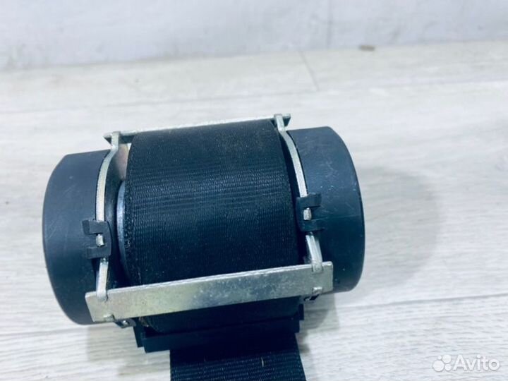 Ремень безопасности задний левый Volkswagen Golf V