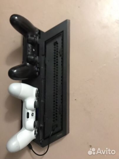 Игровая приставка ps4 slim