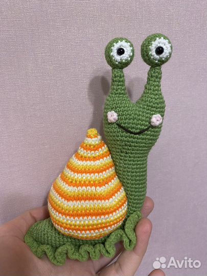 Вязаная крючком игрушка Амигуруми Улитка