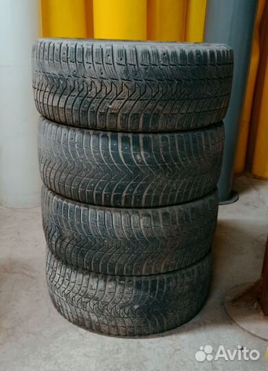 Michelin X-Ice North 3 245/45 R18