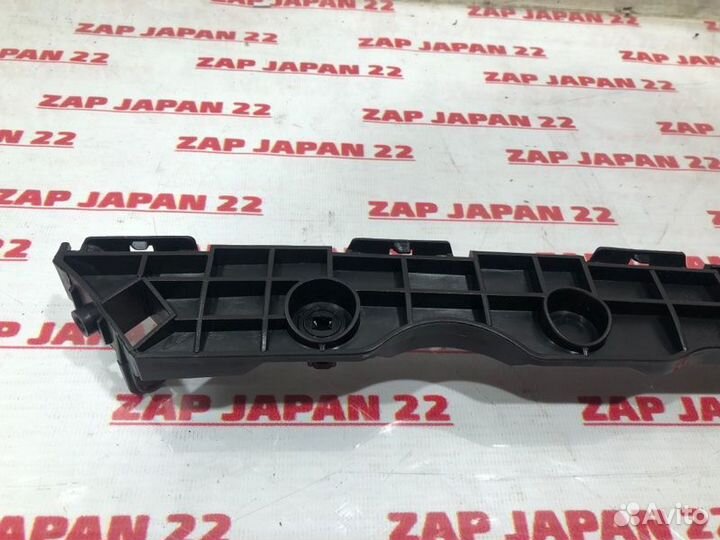 Крепление бампера заднее левое Toyota Land Cruiser