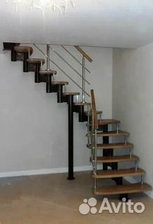 Лестница на металлокаркасе в дом