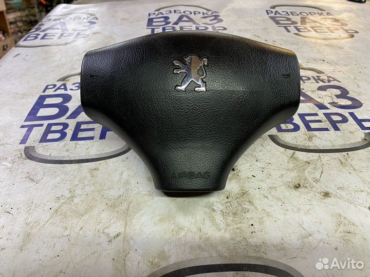 Подушка безопасности водителя Пежо 206