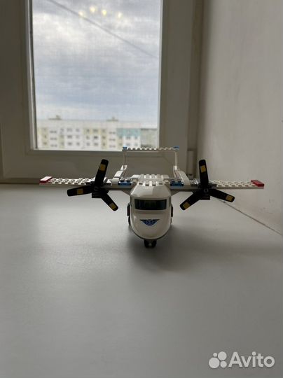 Lego city самолет скорой помощи